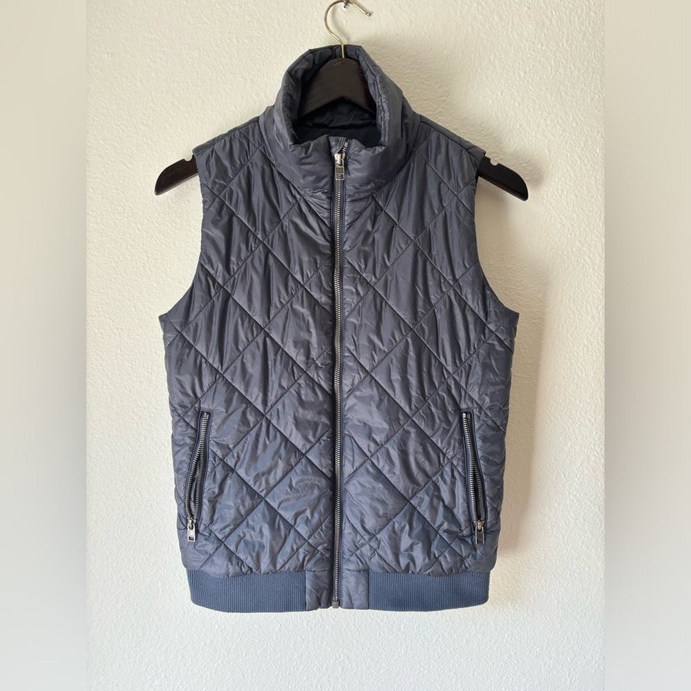 Patagonia Womens Puffer Vest Quilted Size Small Color Dark Blue